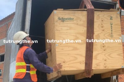 Giao hàng Recloser Schneider tận chân công trình