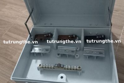 Bên trong Hộp Domino Phân Phối 9 Cực Composite
