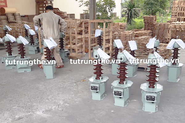 Phân phối biến điện áp TU trung thế EMIC loại dầu ngoài trời