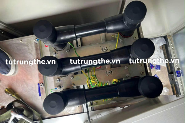 Bộ kit nối giữa 2 ngăn tủ trung thế ABB Safeplus