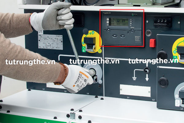 Rơ le cấp nguồn trung thế VIP410 Schneider