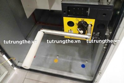 Tay quay đóng mở dao tiếp địa tủ trung thế